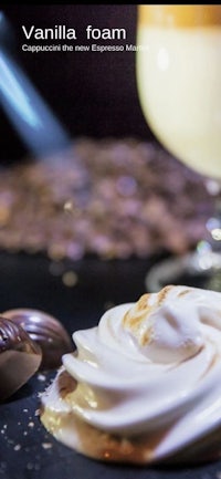 vanilla foam with chocolate and whipped cream